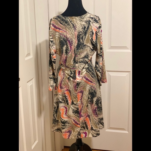 Dress - Picture 2 of 4